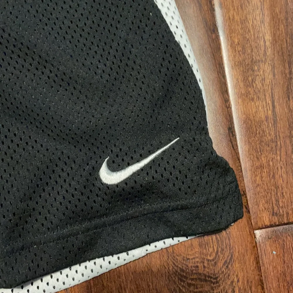 Nike Youth Mesh Shorts - Picture 2 of 6